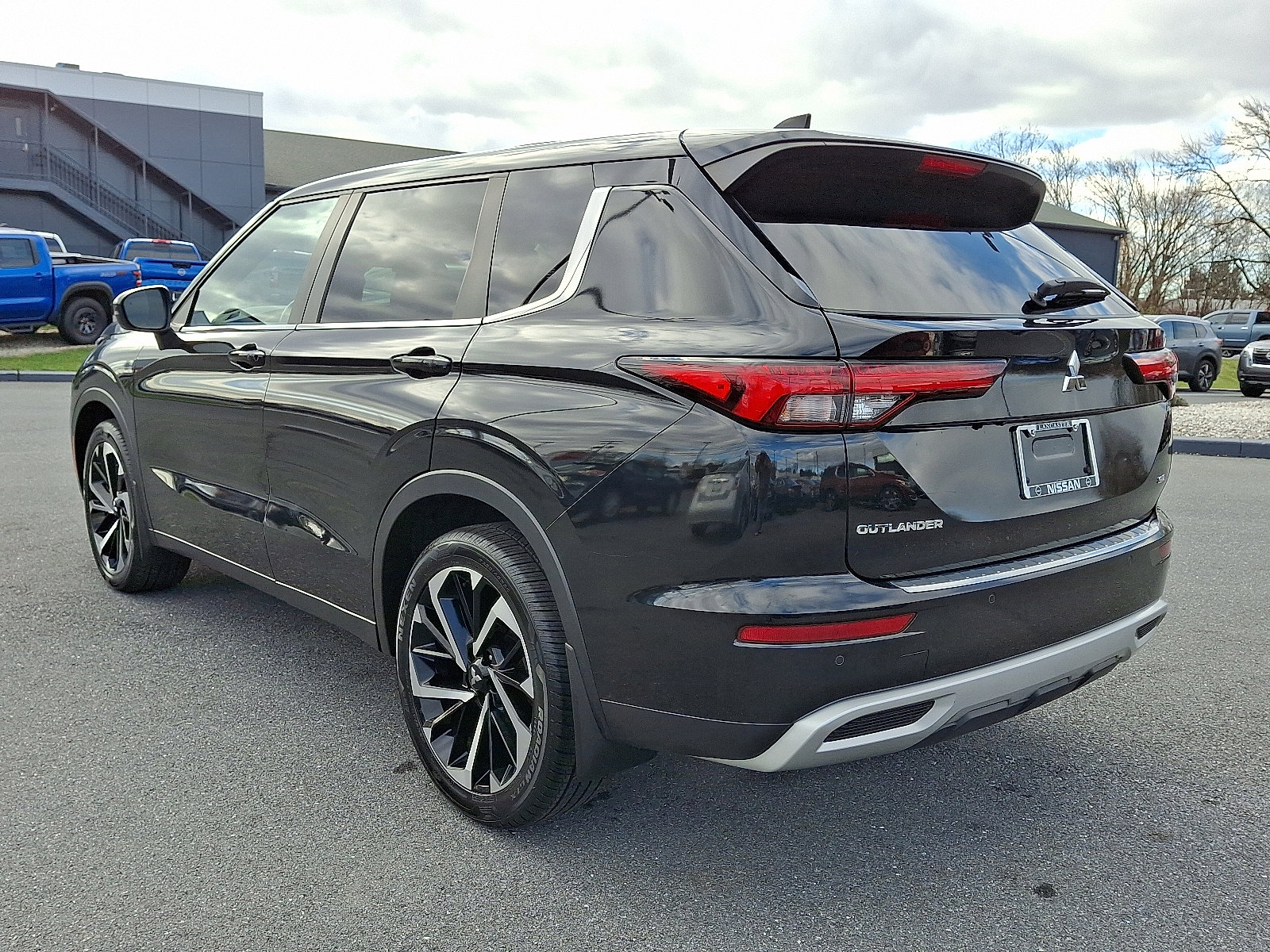 Used 2022 Mitsubishi Outlander SE image 6