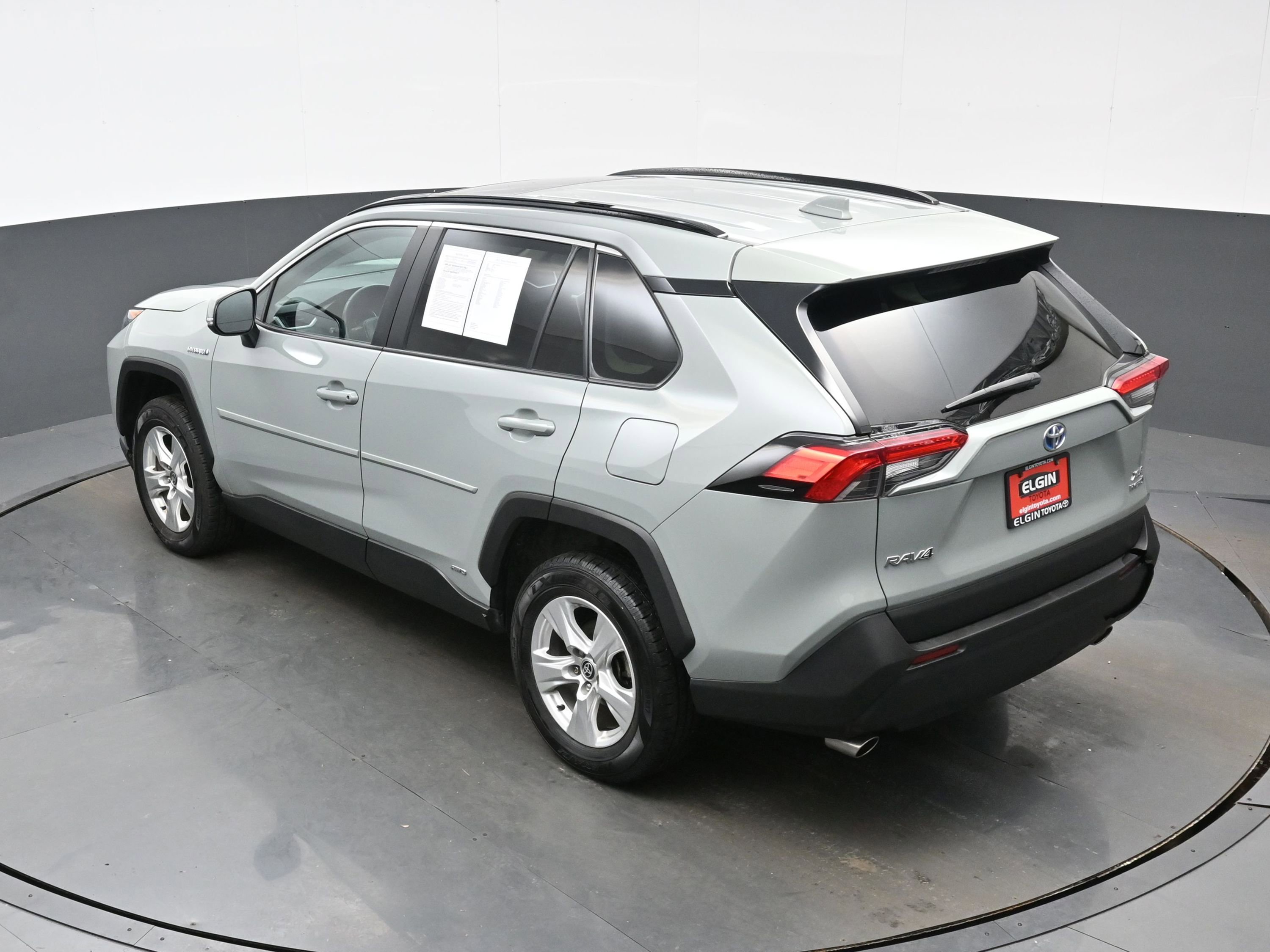 Used 2021 Toyota RAV4 XLE w/ Convenience Package image 38