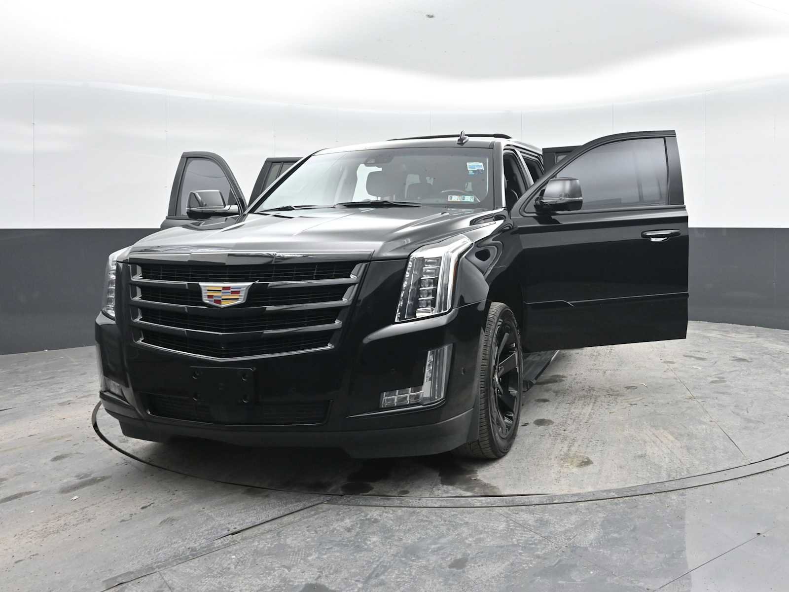 Used 2019 Cadillac Escalade ESV Premium Luxury w/ Escalade Sport Edition AWD/4WD image 61