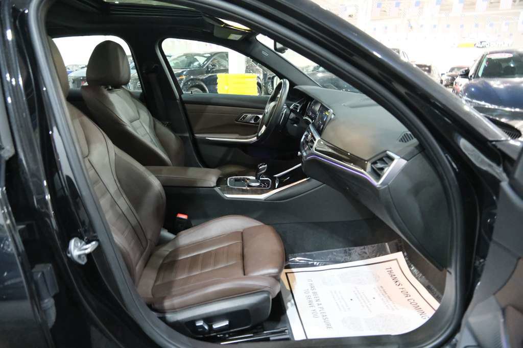 Used 2022 BMW 330i xDrive Sedan w/ Premium Package 2 image 32