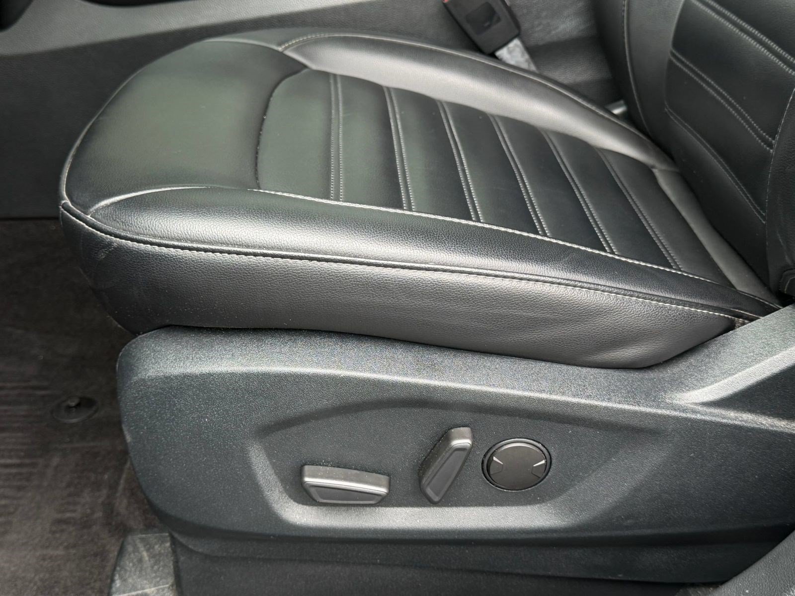 Used 2020 Ford Edge SEL w/ Convenience Package FWD image 14