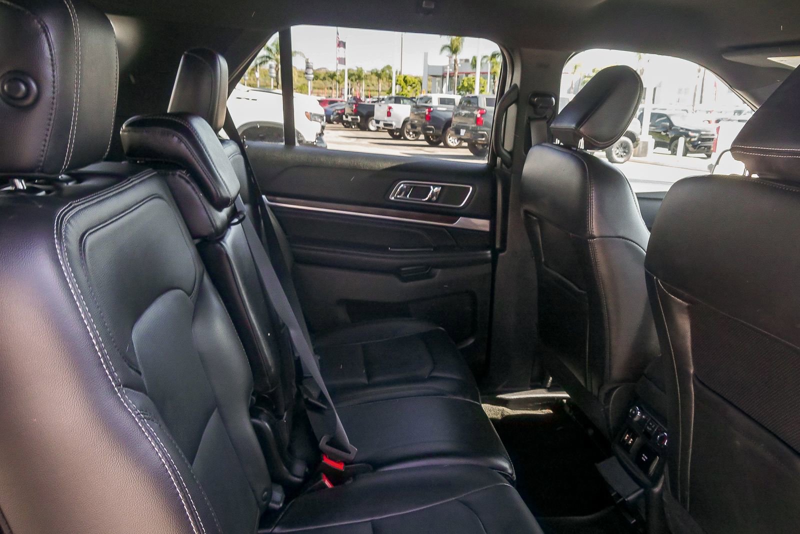 Used 2018 Ford Explorer Limited image 15