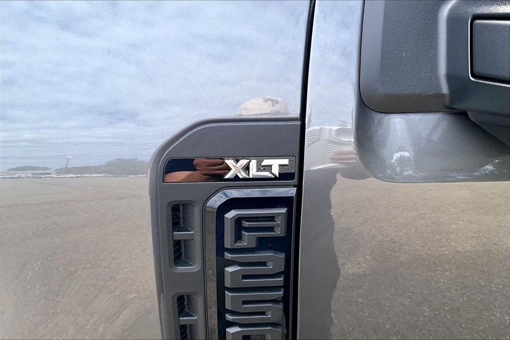New 2027 Ford F250 XLT w/ XLT Premium Package AWD/4WD image 11
