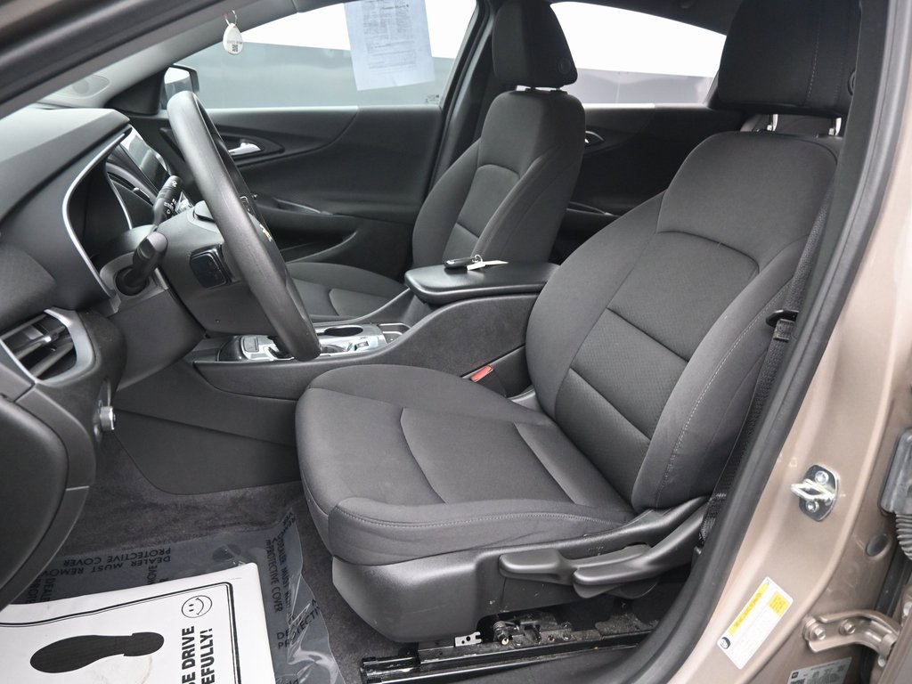 Used 2023 Chevrolet Malibu LS image 24