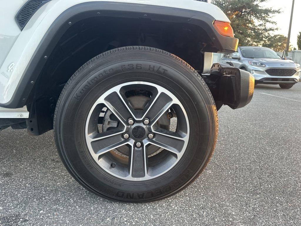 Used 2023 Jeep Wrangler Sahara image 5