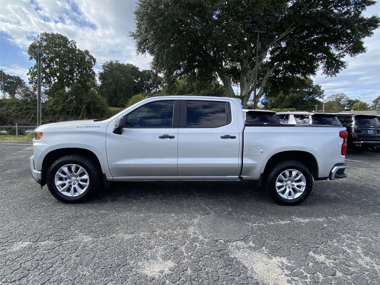 Used 2020 Chevrolet Silverado 1500 Custom w/ Custom Value Package image 4