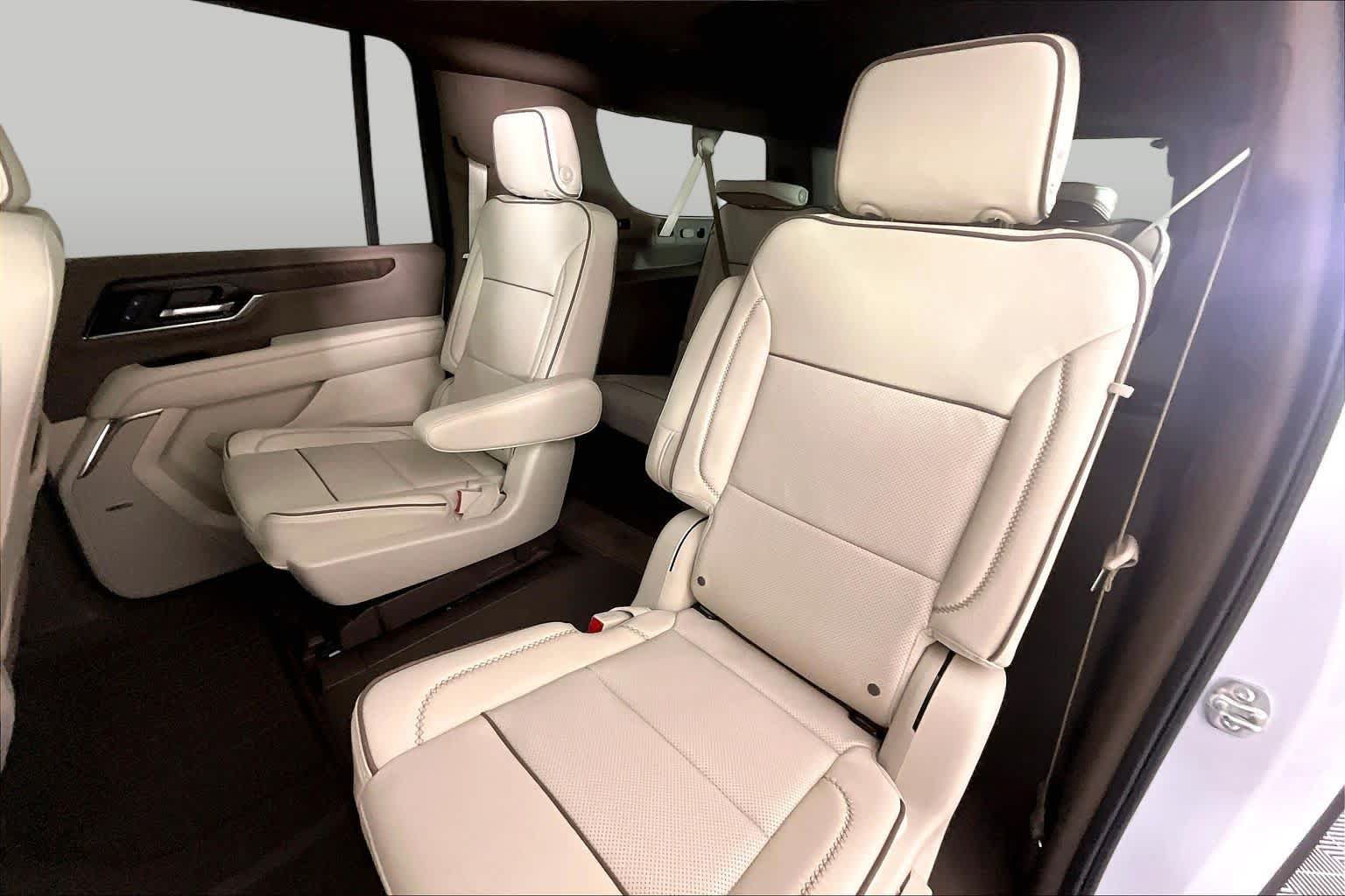 Certified 2026 GMC Yukon XL Denali w/ Sun & Power Step Package AWD/4WD image 19
