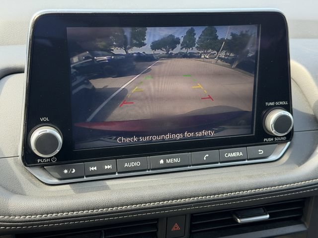 Used 2025 Nissan Rogue SV AWD/4WD image 17