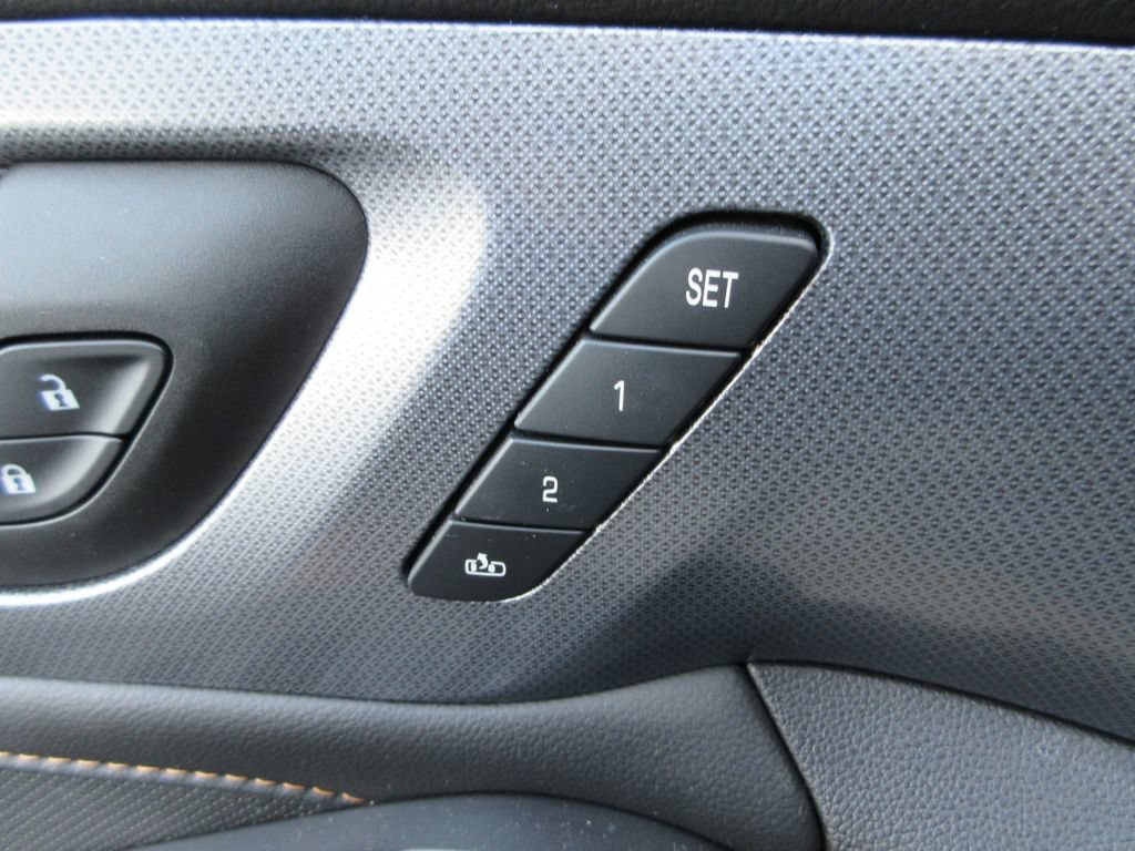 Certified 2021 Chevrolet Traverse Premier w/ LPO, Floor Liner Package AWD/4WD image 25