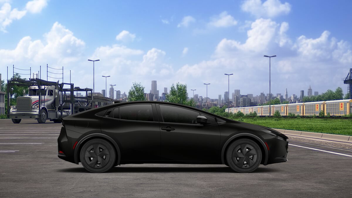New 2027 Toyota Prius Plug-In Hybrid FWD image 12