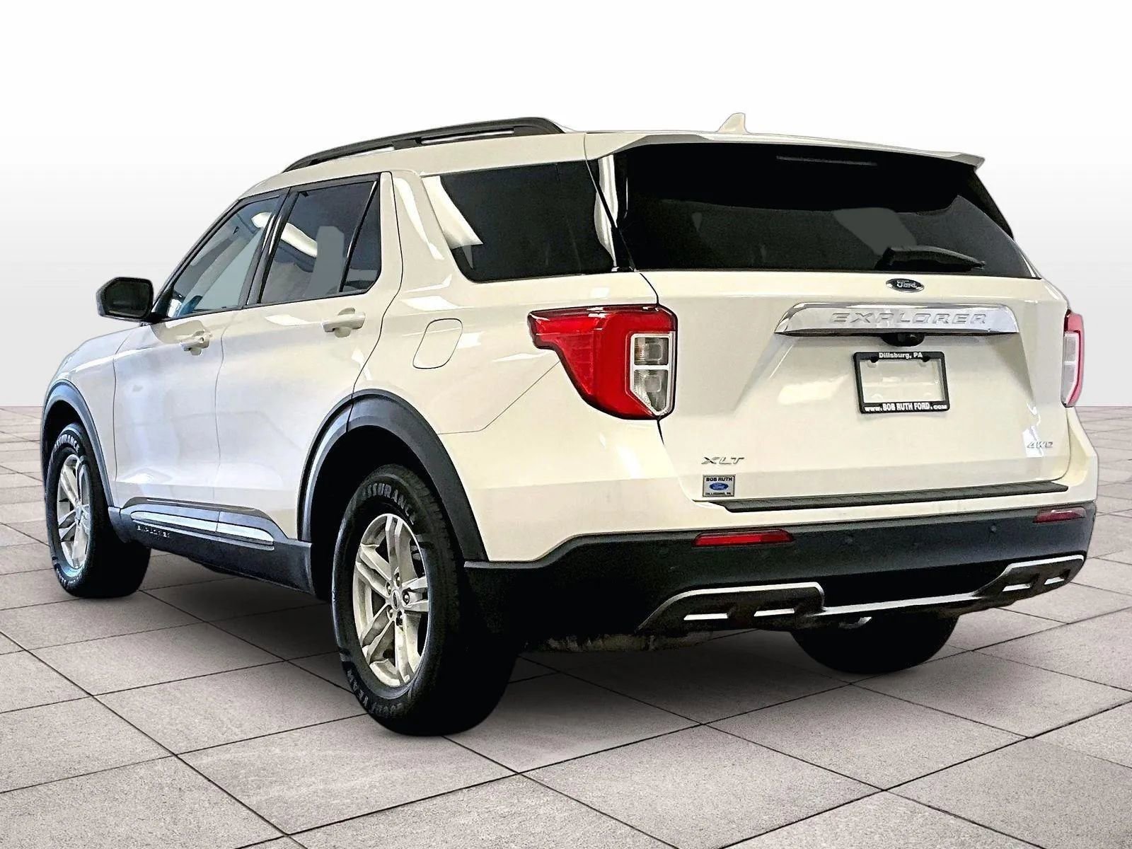 Used 2022 Ford Explorer XLT w/ Equipment Group 202A image 10