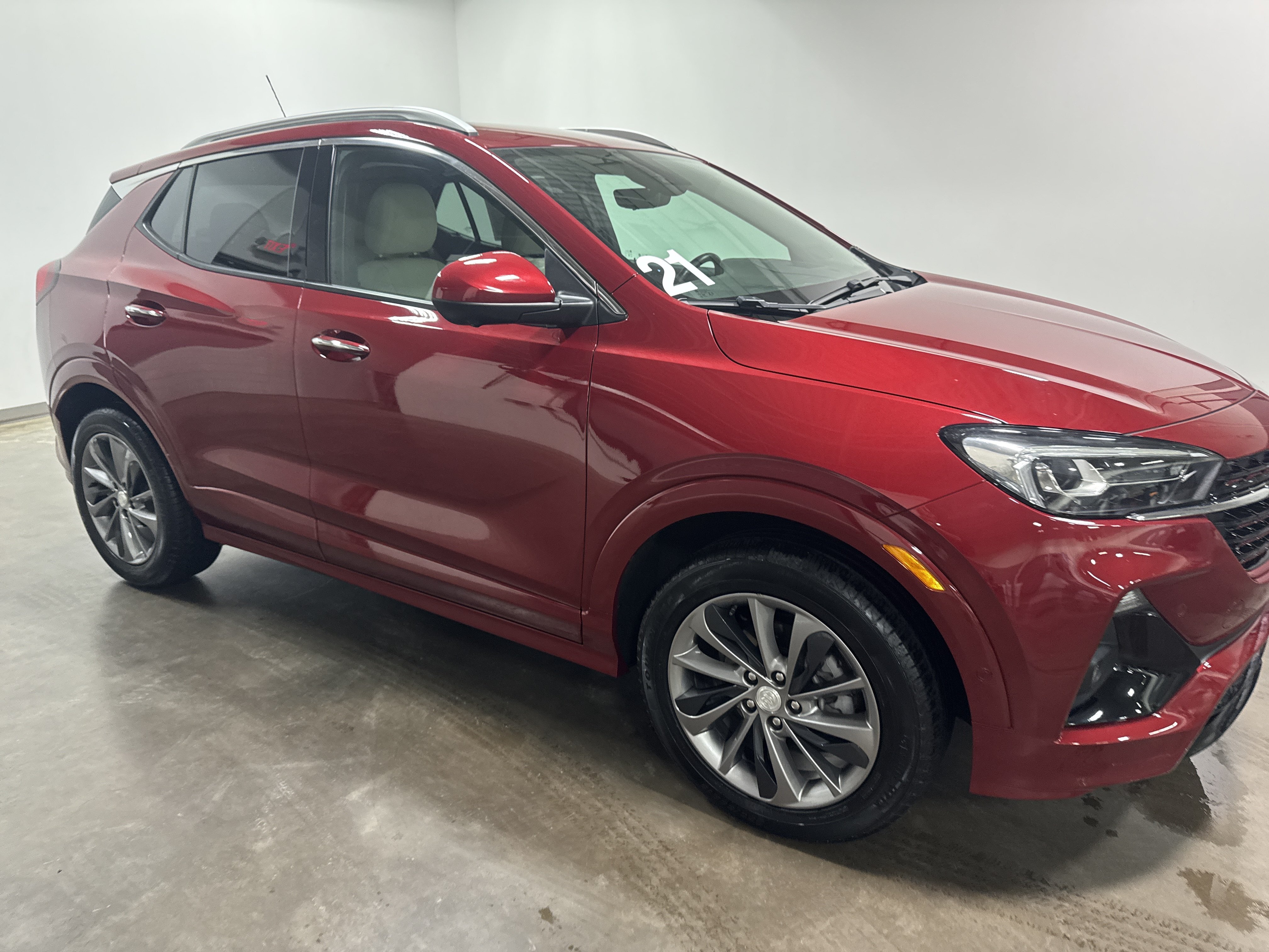 Used 2021 Buick Encore GX Essence w/ Advanced Technology Package AWD/4WD image 2