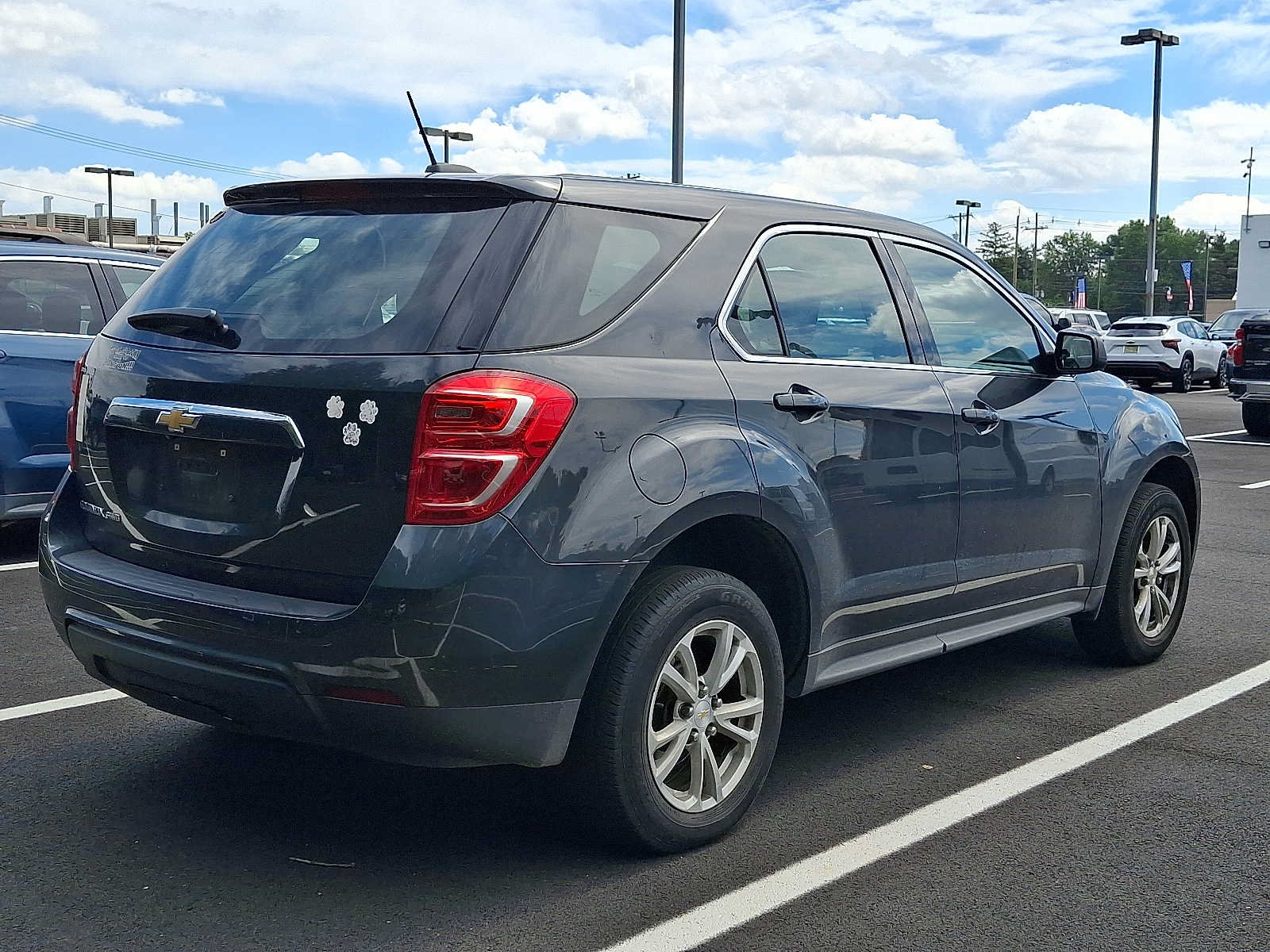 Used 2017 Chevrolet Equinox LS AWD/4WD image 4