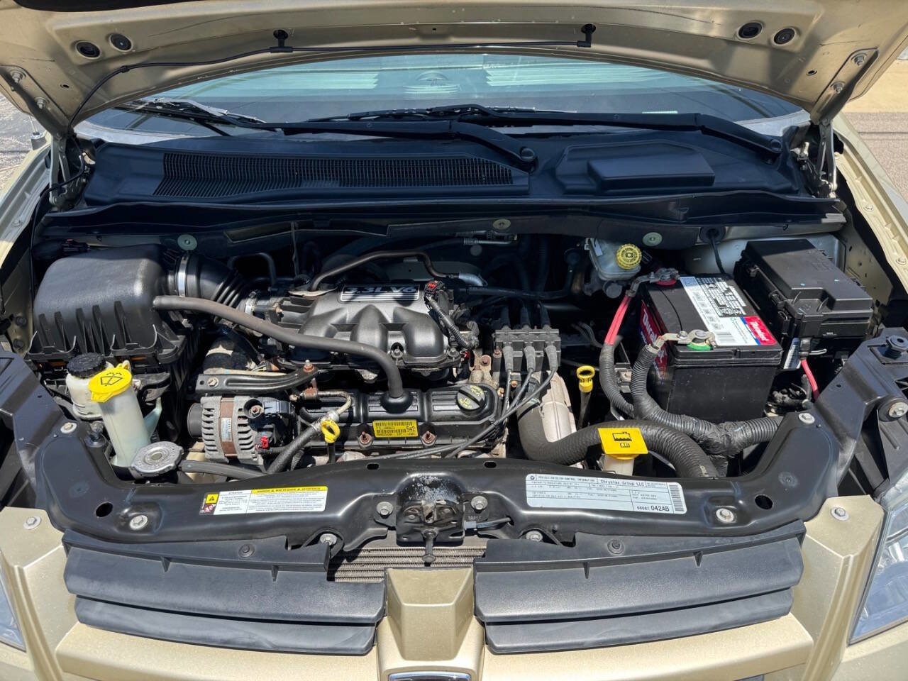 Used 2010 Dodge Grand Caravan SE image 26