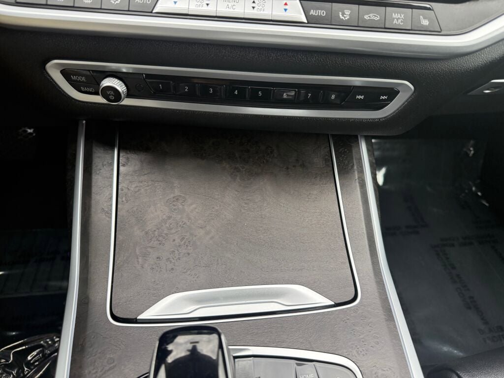 Used 2022 BMW X7 xDrive40i w/ Premium Package AWD/4WD image 22