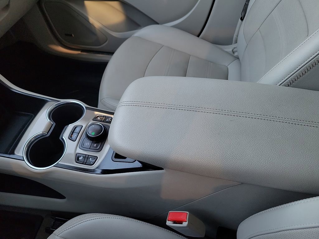 Used 2023 GMC Terrain Denali w/ Black Diamond Edition image 25