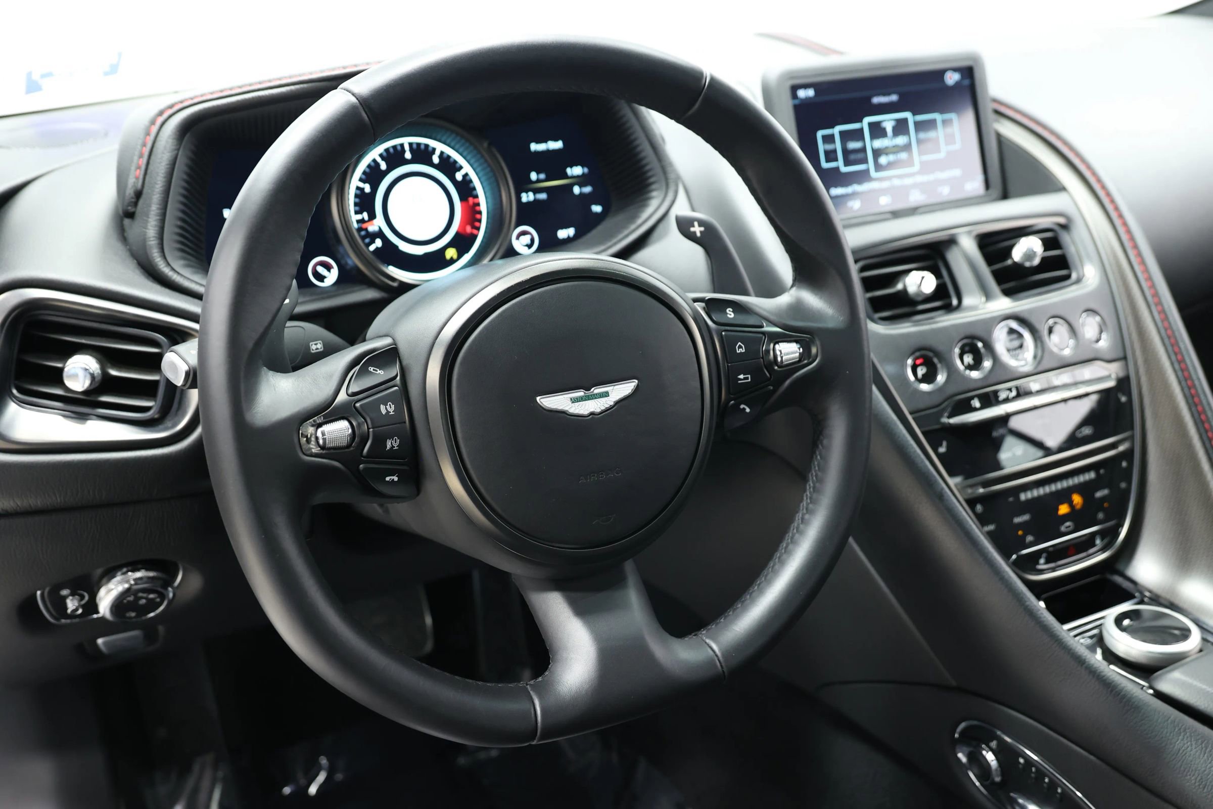 Used 2018 Aston Martin DB11 V12 image 20