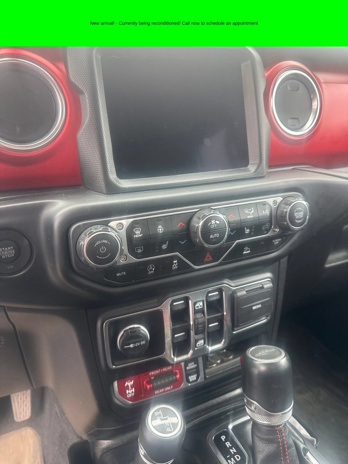 Used 2022 Jeep Gladiator Rubicon w/ Cold Weather Group AWD/4WD image 3