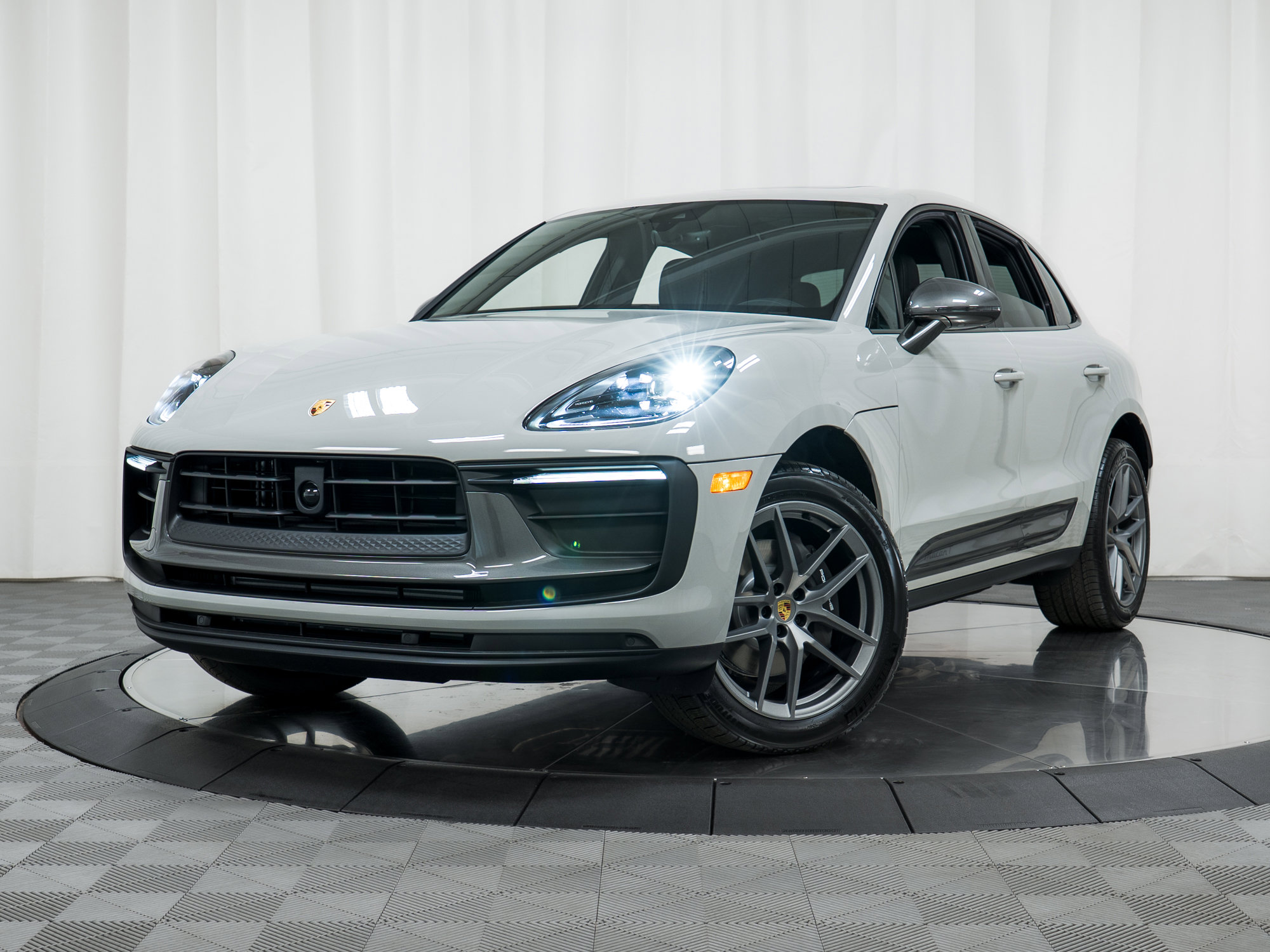 New 2025 Porsche Macan Turbo image 30