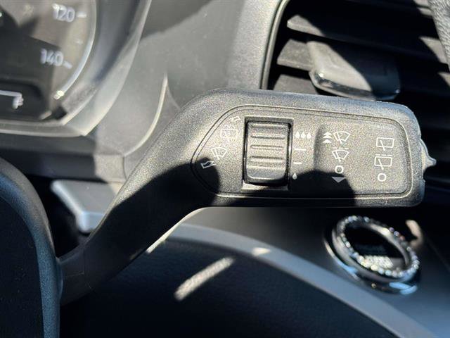 Used 2022 Ford Explorer XLT image 50