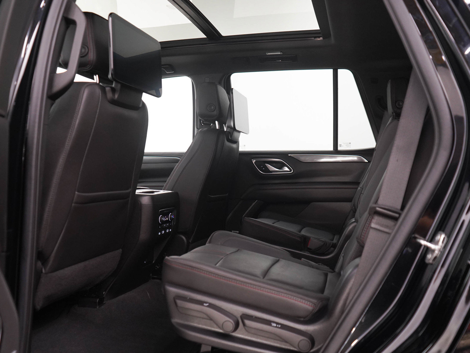 Used 2022 Chevrolet Tahoe RST w/ Sport Performance Package AWD/4WD image 20