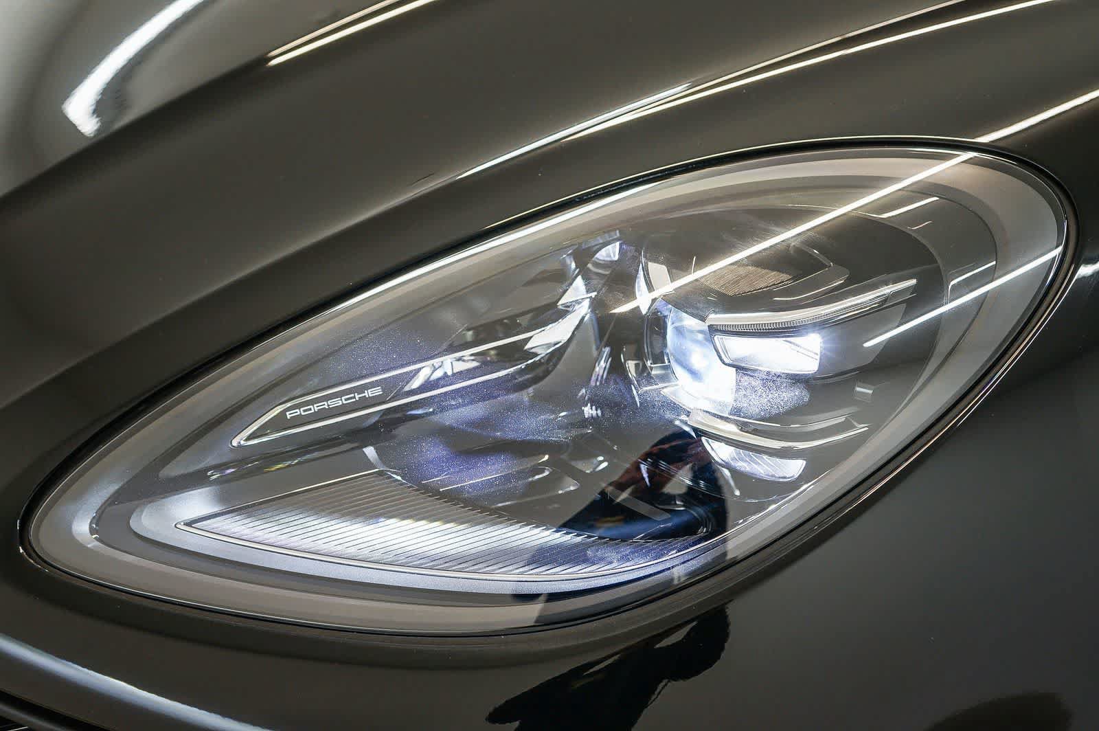 New 2026 Porsche Macan AWD/4WD image 15