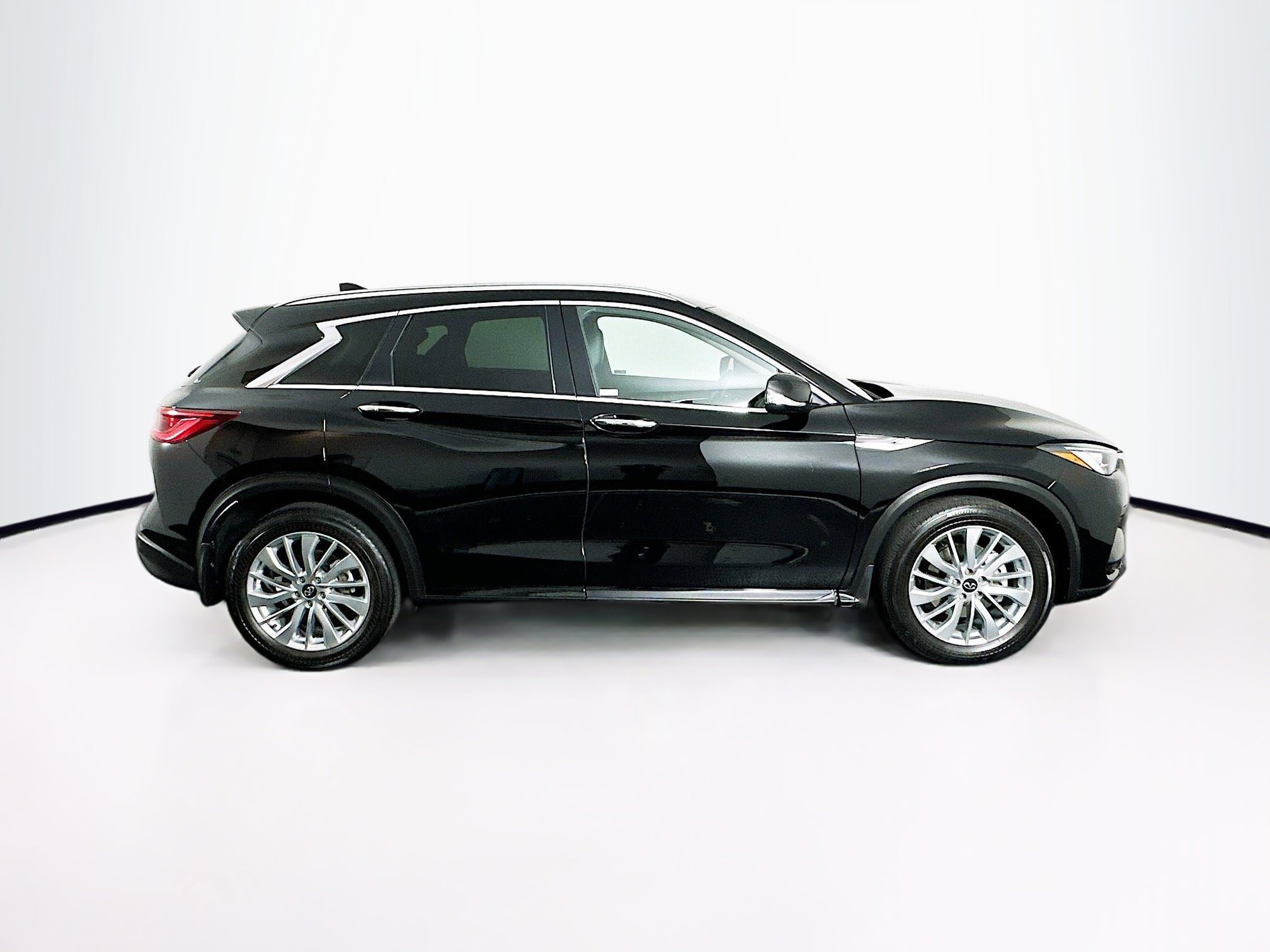 Used 2023 INFINITI QX50 Luxe image 10