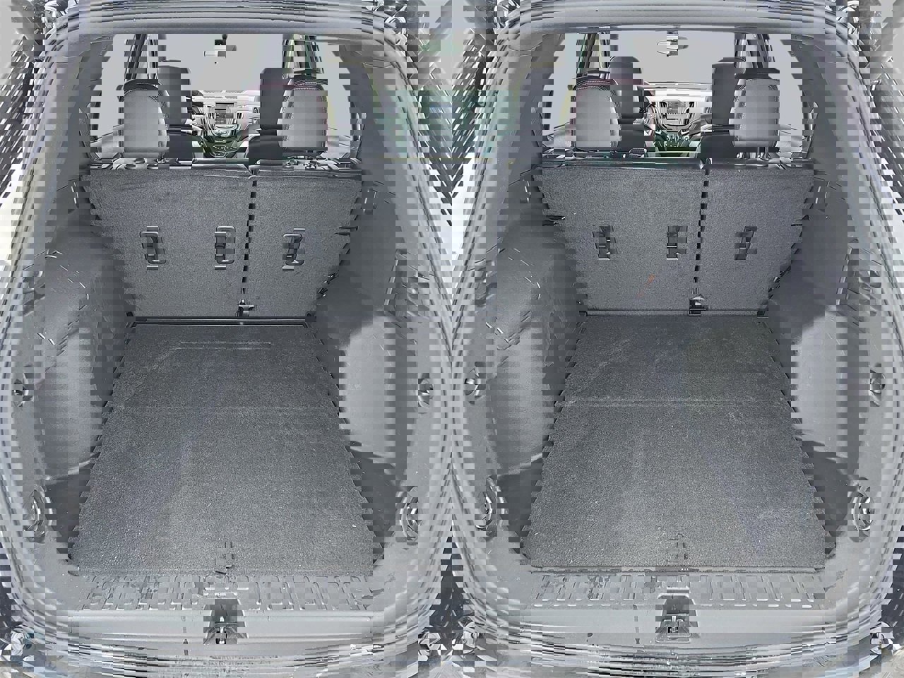 Used 2023 Chevrolet Equinox RS w/ LPO, Floor Liner Package image 12