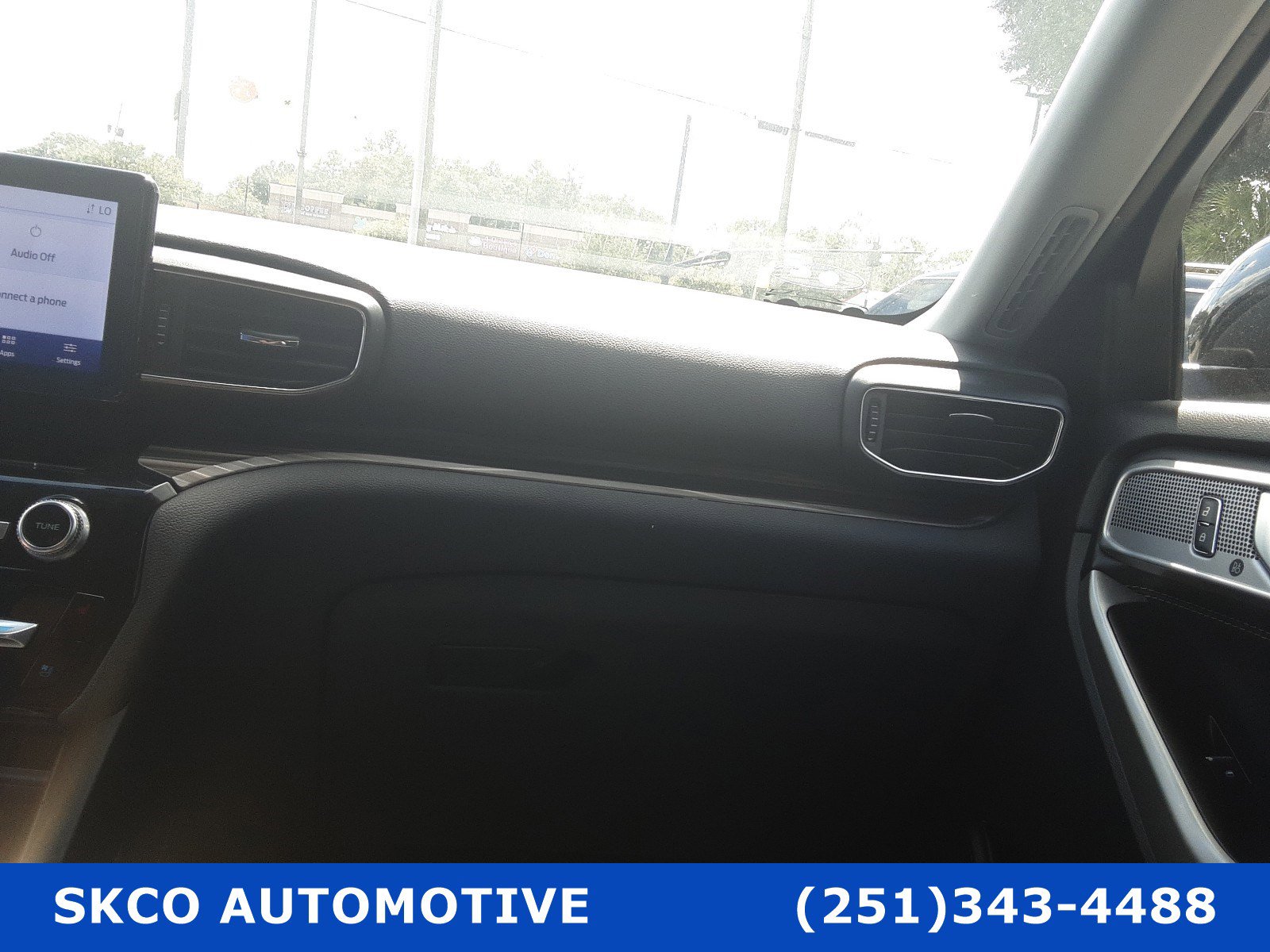 Used 2022 Ford Explorer Limited image 24