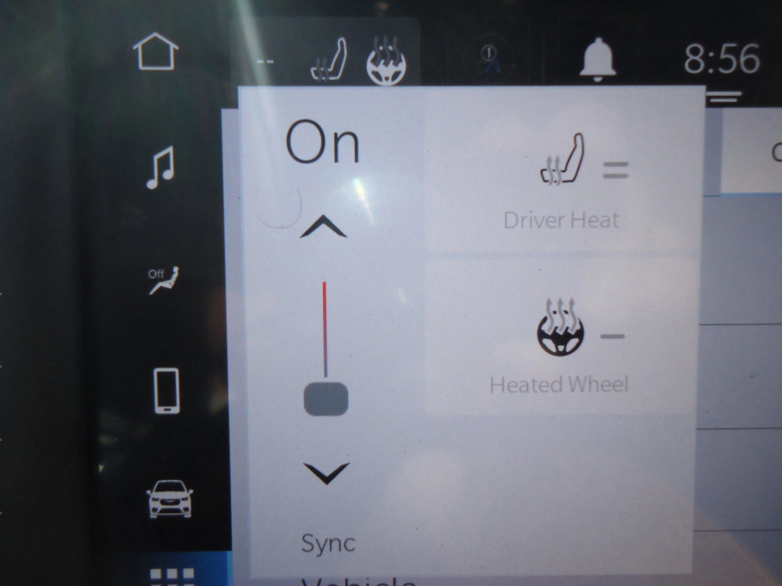 Used 2023 Chrysler Voyager LX image 18