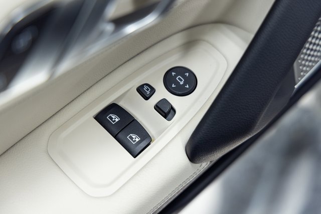 Used 2024 BMW Z4 M40i w/ Premium Package image 12