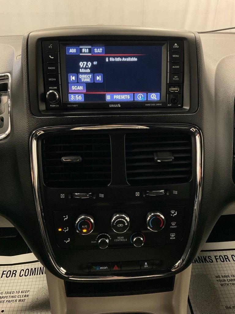 Used 2018 Dodge Grand Caravan SXT FWD image 25