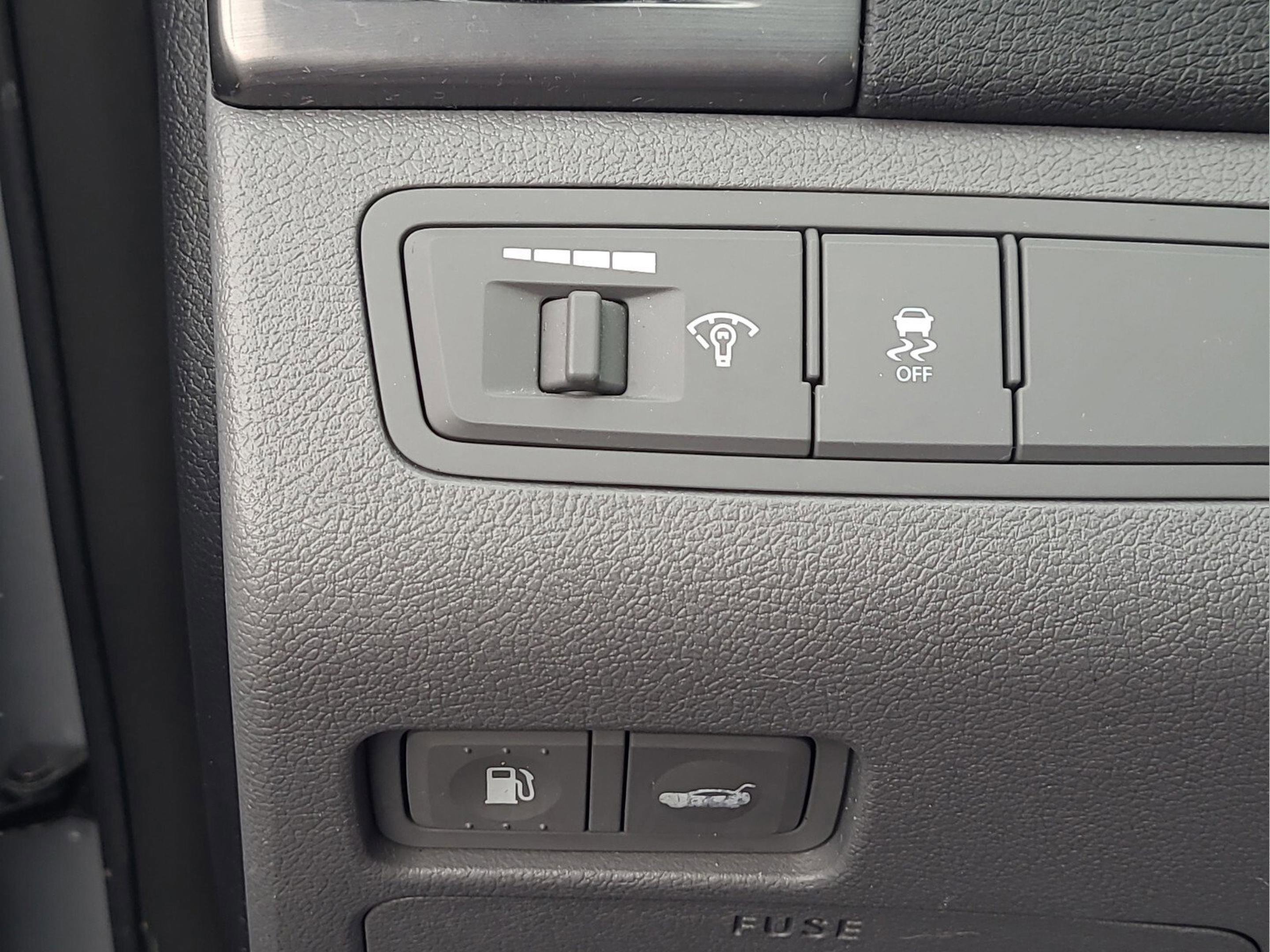 Used 2013 Hyundai Sonata Hybrid image 25