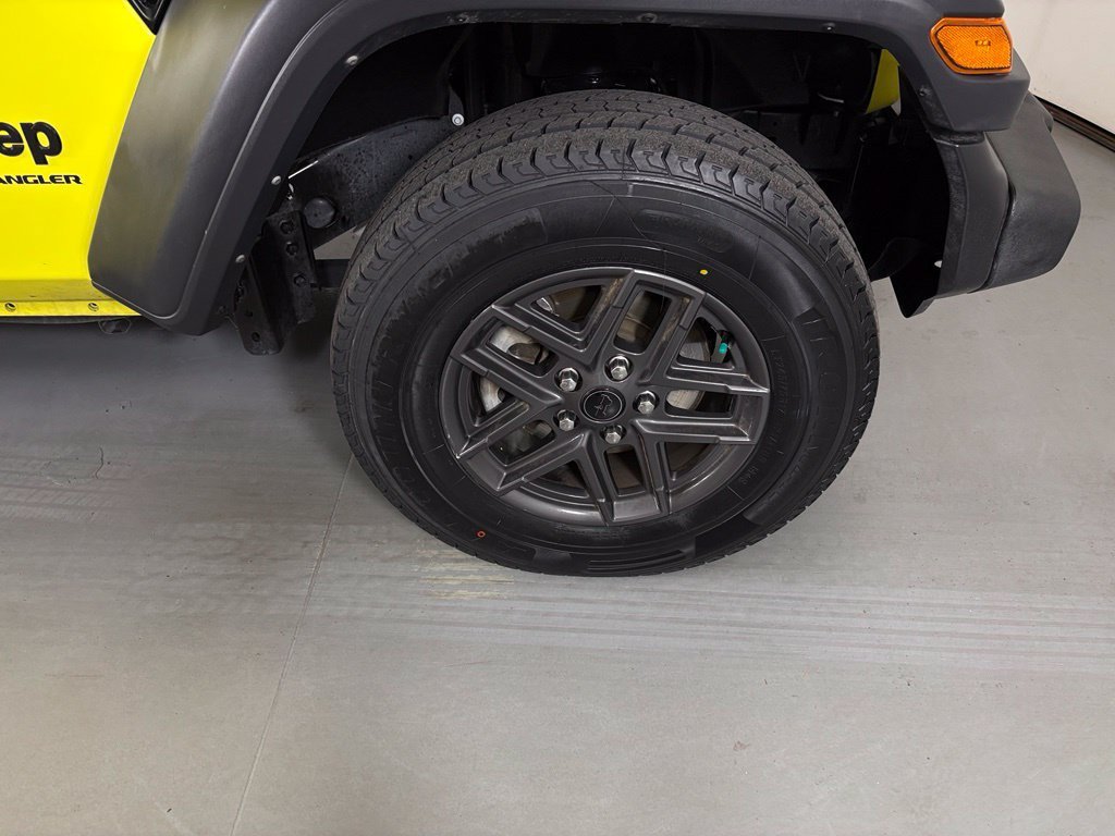 Used 2024 Jeep Wrangler Unlimited Sport AWD/4WD image 10