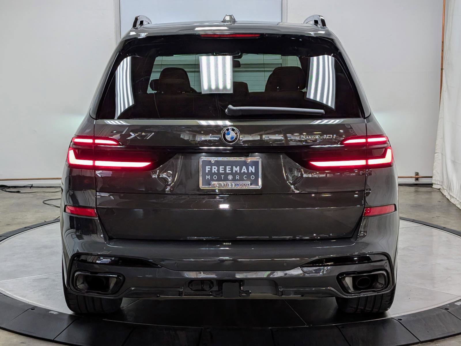 Used 2026 BMW X7 xDrive40i w/ Executive Package image 8