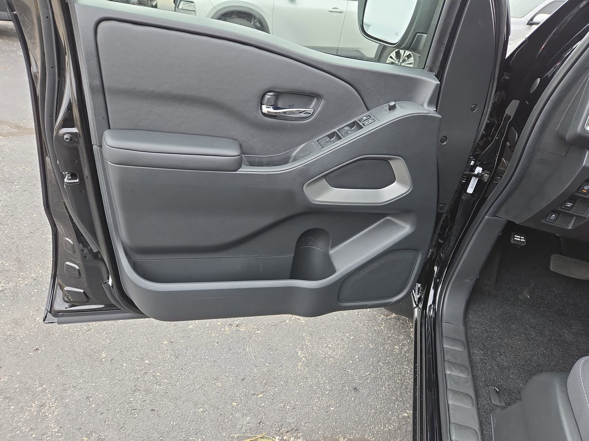 New 2026 Nissan Frontier SV w/ SV Convenience Package AWD/4WD image 11