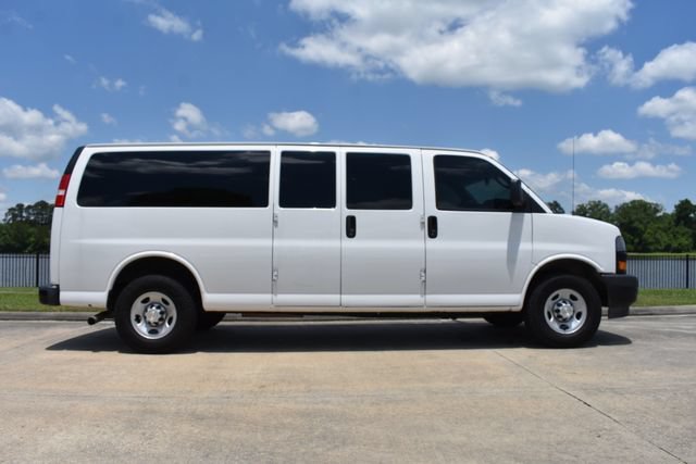 Used 2022 Chevrolet Express 3500 LS RWD image 3
