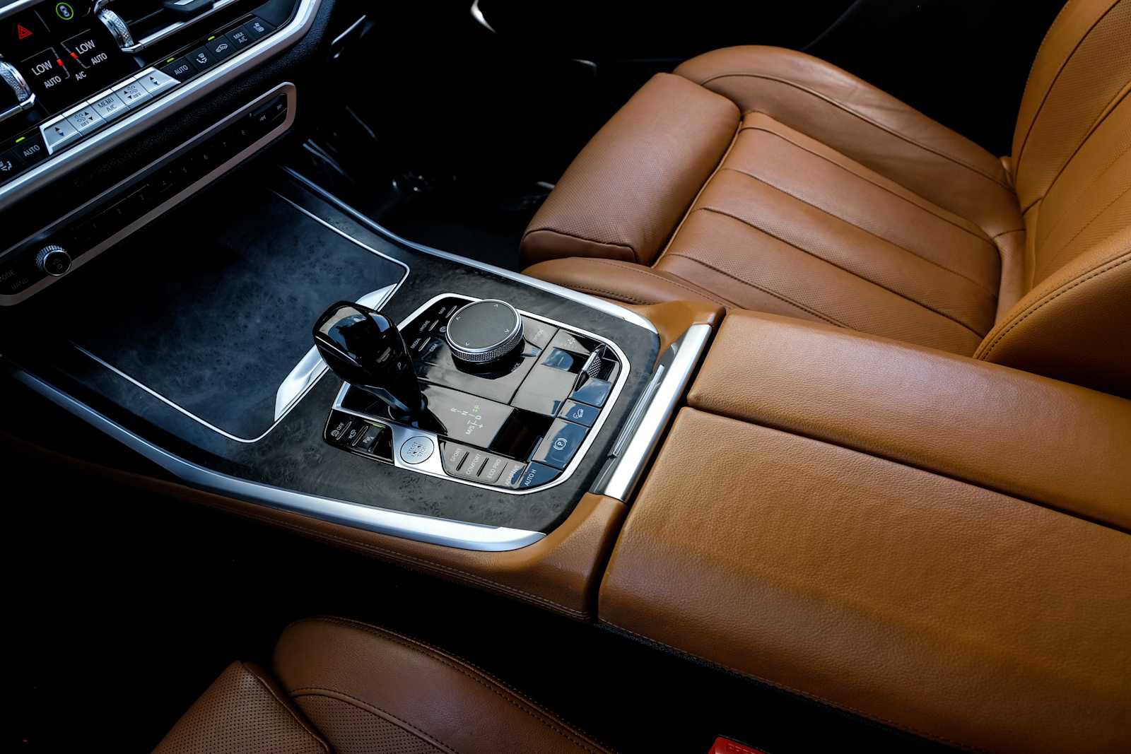 Used 2022 BMW X7 xDrive40i w/ Premium Package image 26