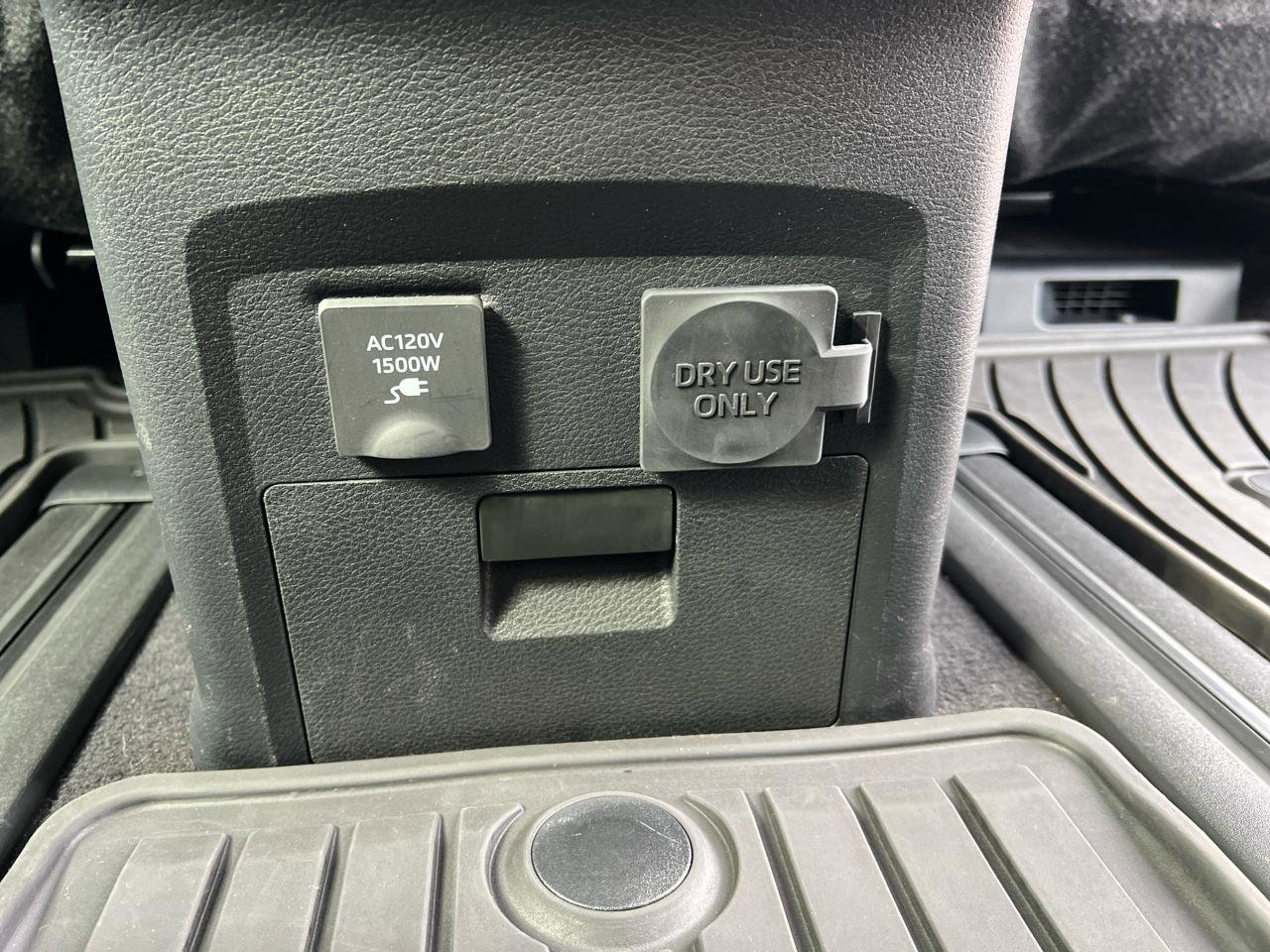 Used 2025 Toyota Sienna Platinum image 20