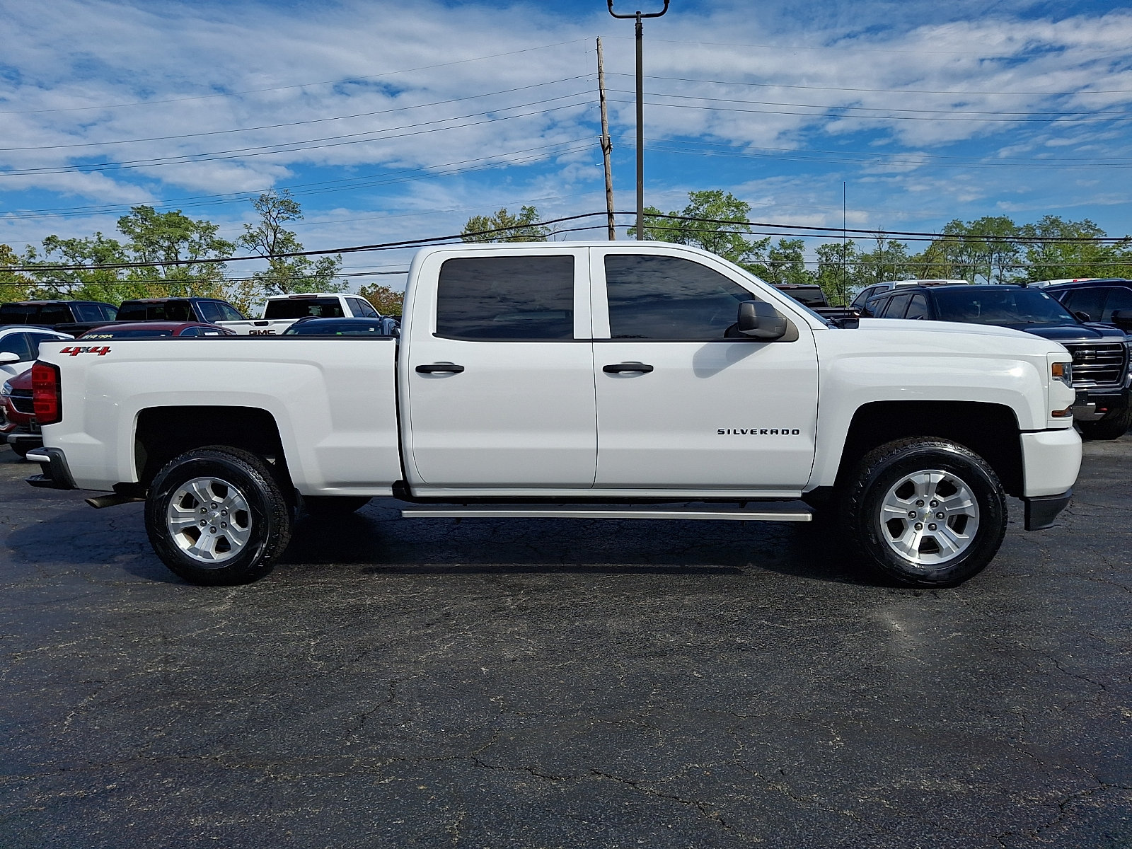 Used 2018 Chevrolet Silverado 1500 Custom w/ Custom Value Package AWD/4WD image 7