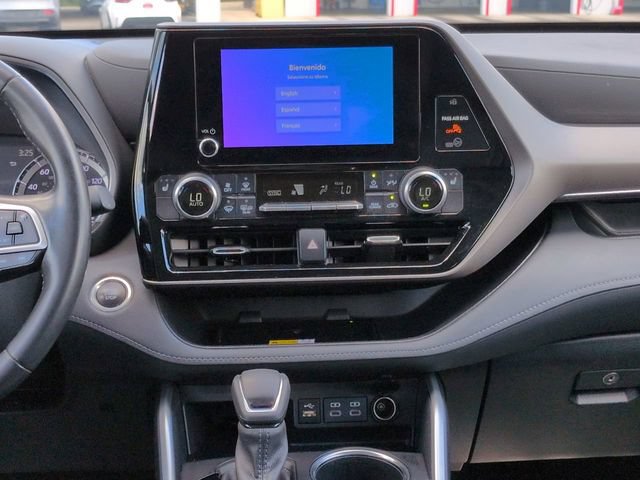 Certified 2024 Toyota Highlander XLE FWD image 18
