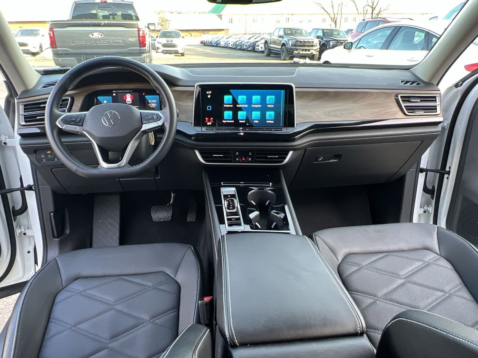 Used 2024 Volkswagen Atlas SE image 22