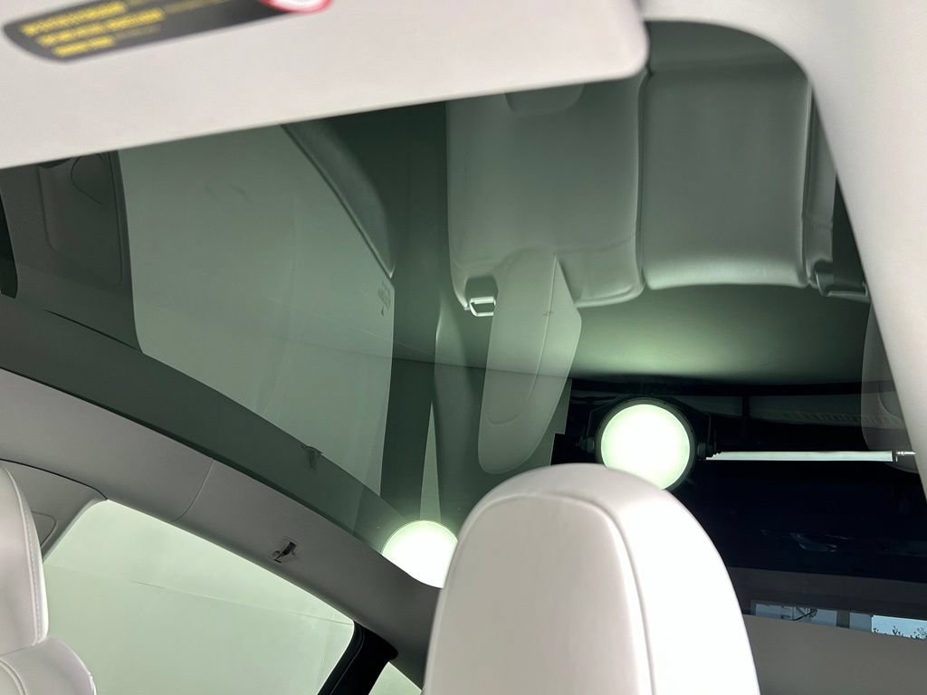 Used 2024 Tesla Model Y 2WD image 28