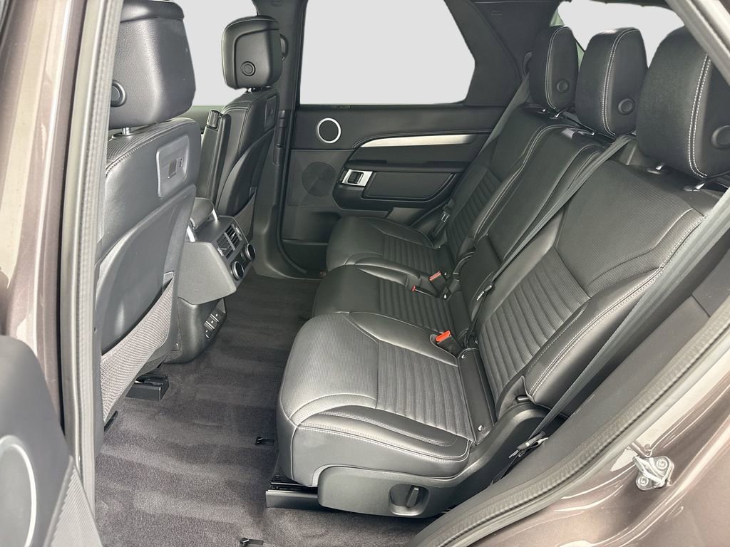 Used 2024 Land Rover Discovery Dynamic SE AWD/4WD image 20