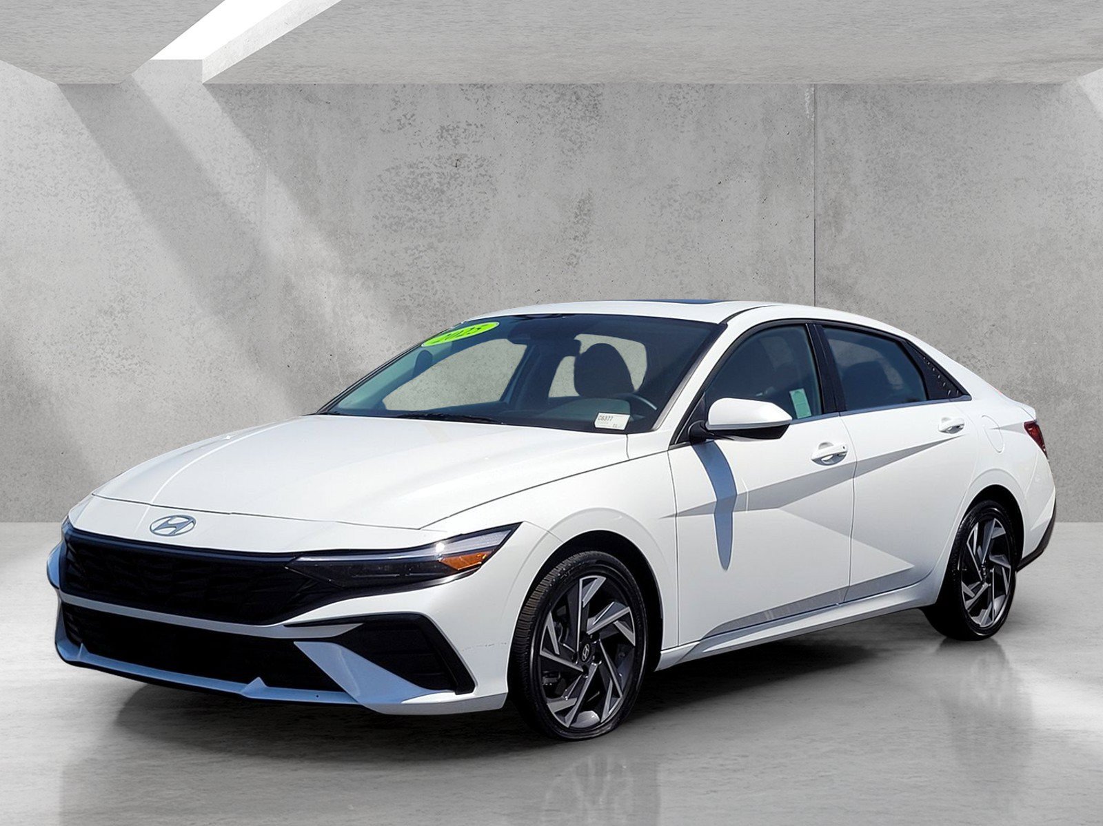 Used 2025 Hyundai Elantra SEL FWD image 9