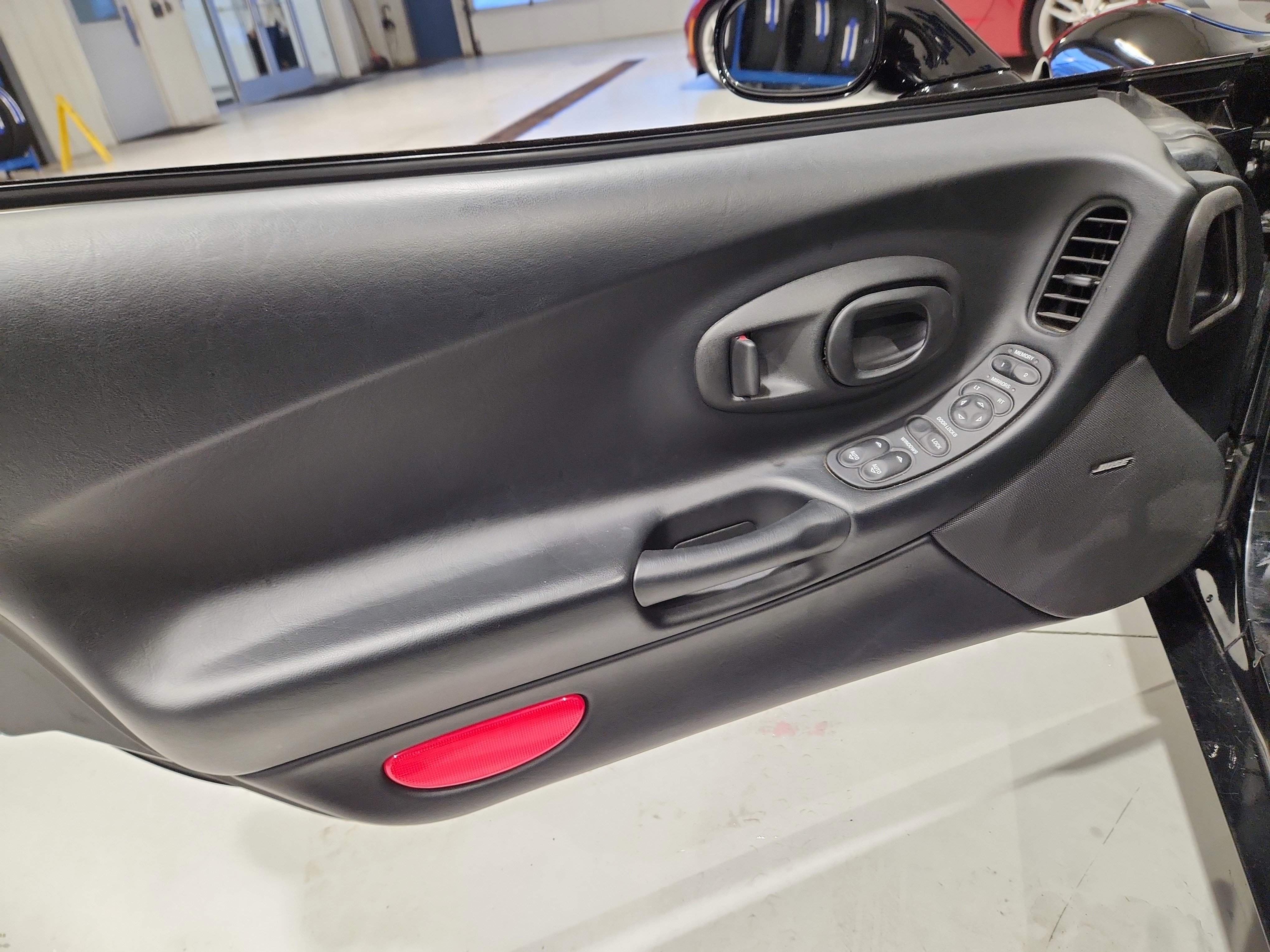 Used 2002 Chevrolet Corvette w/ Preferred Equipment Group2 image 16