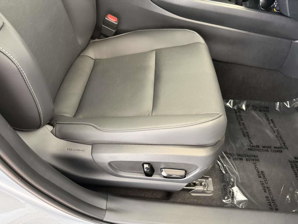 Used 2025 Lexus UX 300h AWD w/ Accessory Package (Z1) image 15