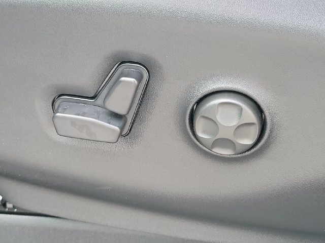 New 2026 Chrysler Voyager LX FWD image 17