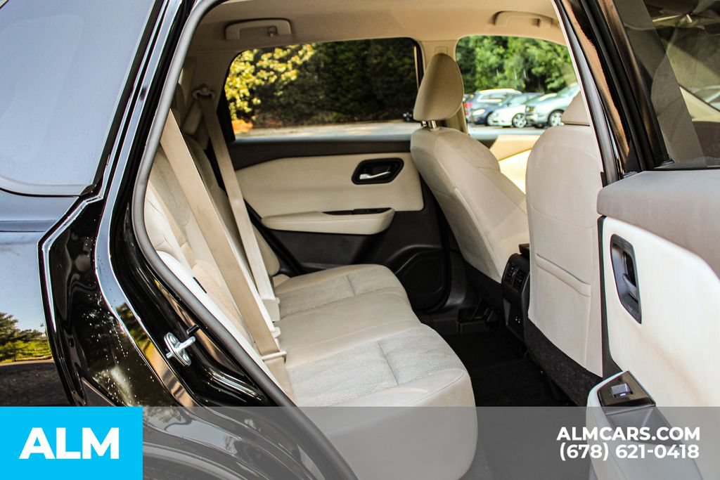 Used 2025 Nissan Rogue SV FWD image 18
