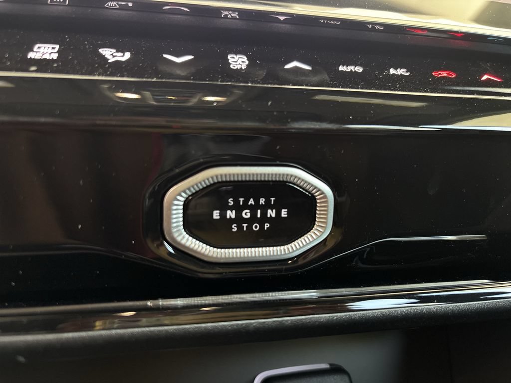 New 2026 Jeep Grand Cherokee Altitude AWD/4WD image 14